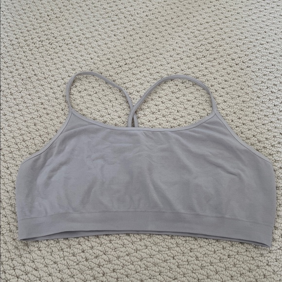 Set of 3 Gap Body seamless bralettes size Medium in very good used condition! - Picture 5 of 11